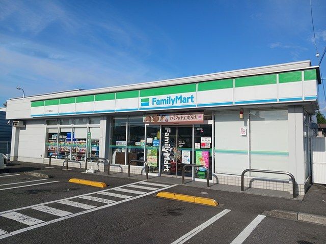 コンビニ　ファミリーマート川之江妻鳥店（コンビニ）まで447m