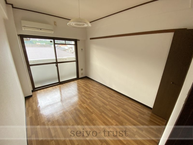 居室・リビング　別号室の写真です。