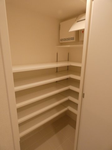 収納　シューズインクローゼット※別部屋参考写真