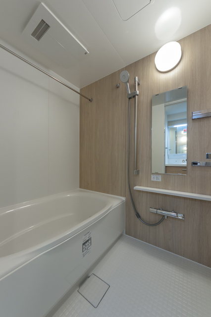 バス・シャワールーム　※写真は同タイプ住戸です。