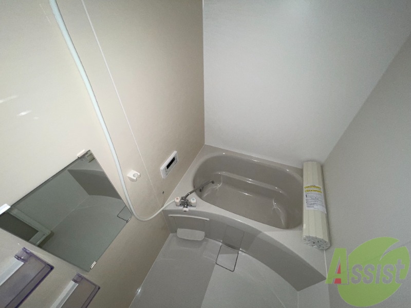 バス・シャワールーム　追い焚き機能付きですのでいつでも温かいお風呂に入れます。