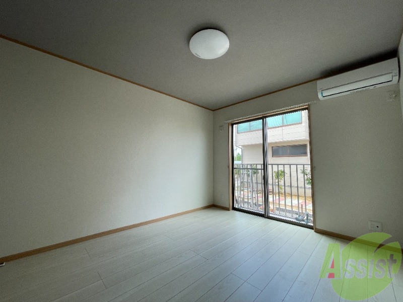 その他部屋・スペース　寝室はリビングと同じお部屋になります。ゆっくりとできる広さ。