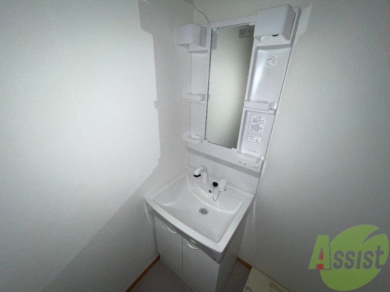 洗面設備　なんと洗面所が独立しています。慌ただしい朝でも大丈夫ですね。