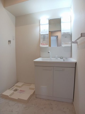 洗面設備　脱衣スペースもあります