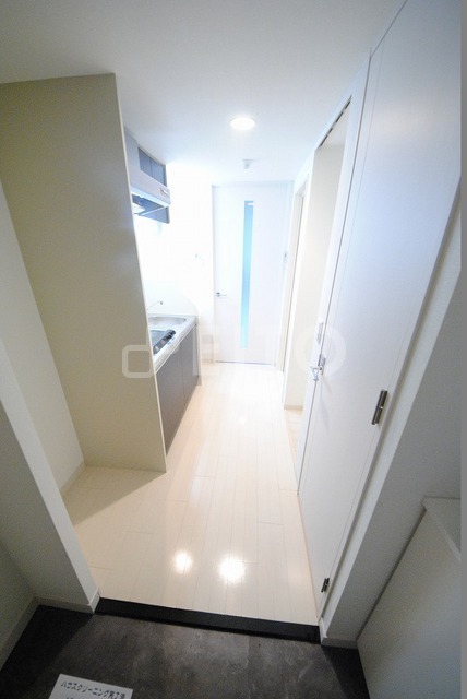 玄関　１０３号室