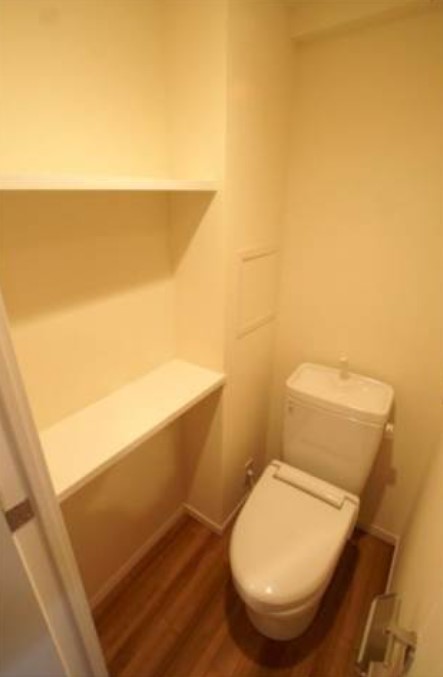 トイレ　★トイレ内の収納豊富です★