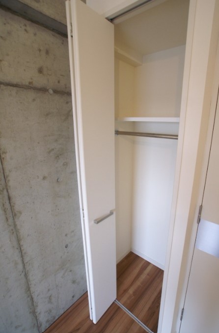 収納　★ハンガーラック付き、上部収納も有り★