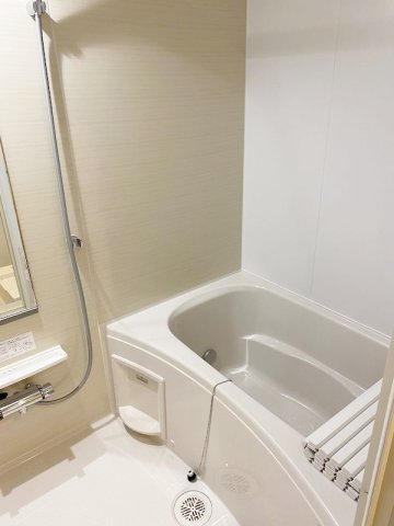 バス・シャワールーム　ご家族や長時間入浴に便利な追い炊き機能付きです♪