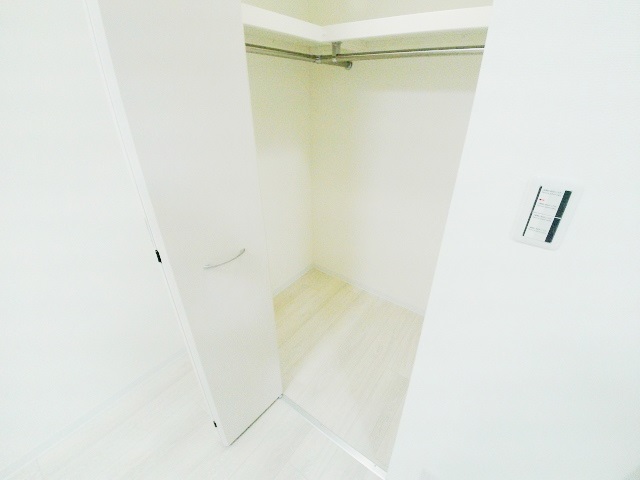 収納　洋室には収納力のあるウォークインクローゼット付き