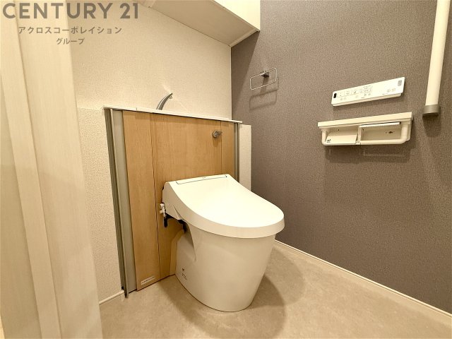 トイレ　温水洗浄便座付き♪