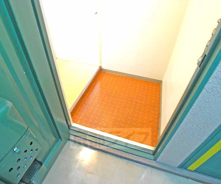 玄関　広々とした玄関です。