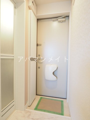 玄関　収納もある玄関です