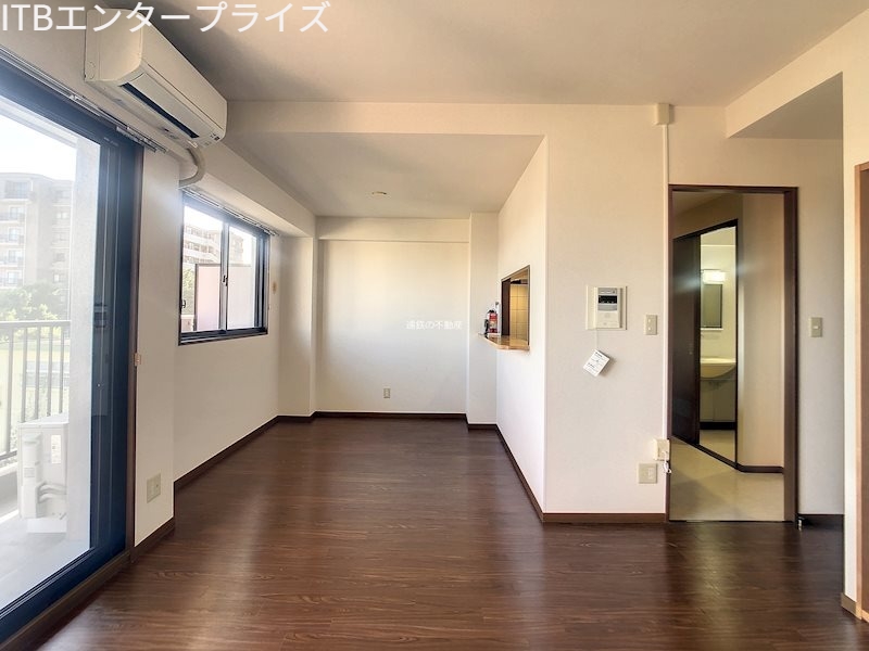 ベルジュ成子坂の居間写真