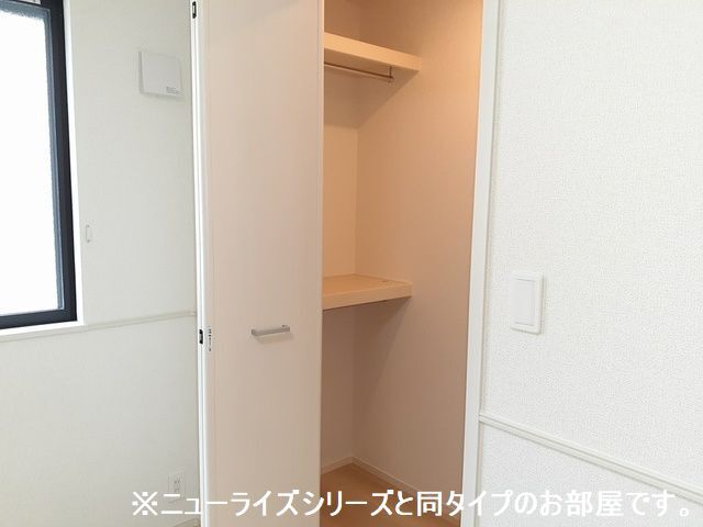 収納　写真は同タイプの完成物件のものです。