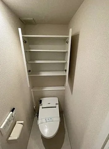 トイレ　別タイプ部屋　参考写真です