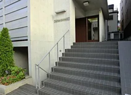 エントランス　建物の内部です