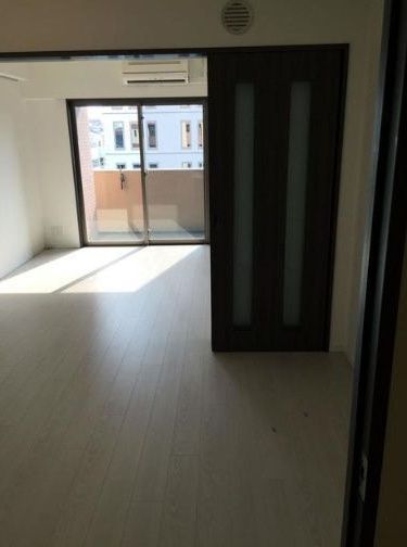 居室・リビング　別号室参考写真