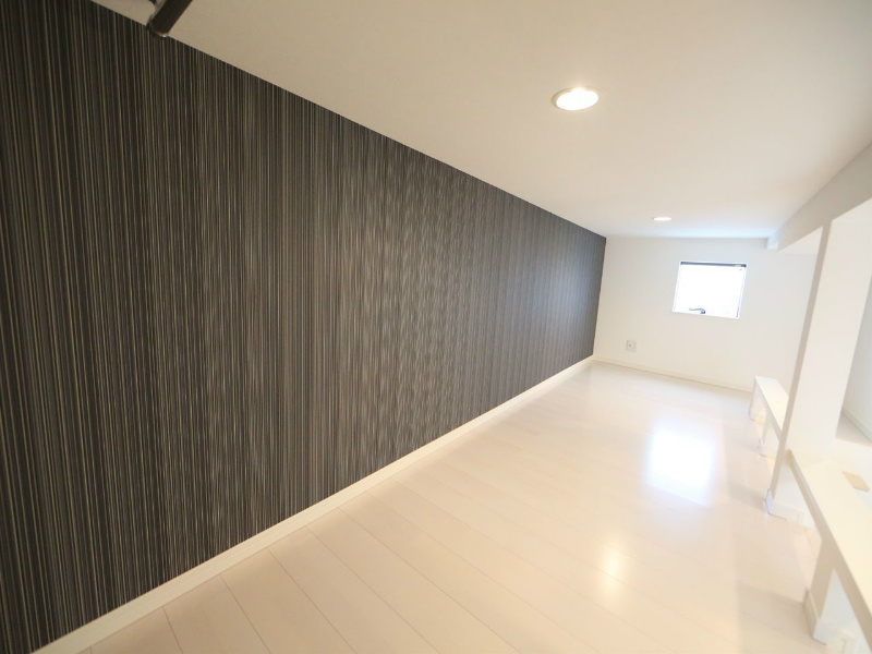 その他部屋・スペース　上階ロフト5.6帖（収納としてもお部屋としても使えます）