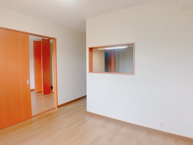 居室・リビング　光の差し込む明るいリビング★