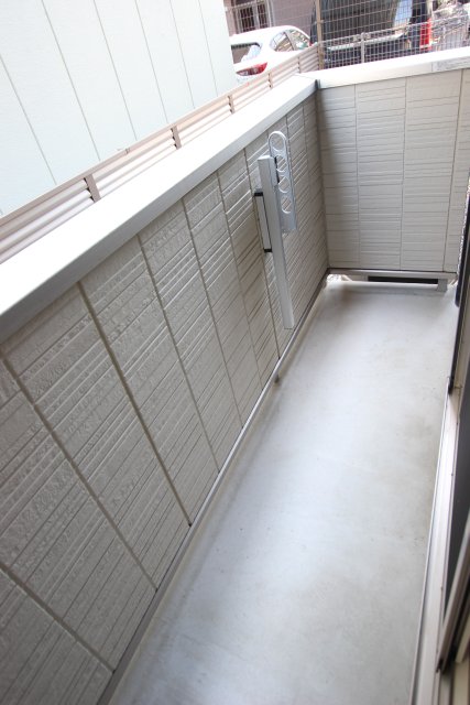 バルコニー　同物件別号室の写真です。