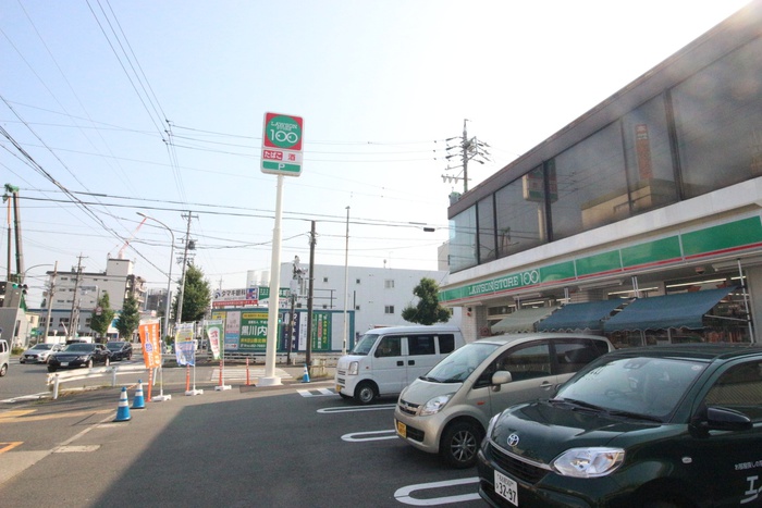 コンビニ　ローソンストア100（コンビニ）まで140m