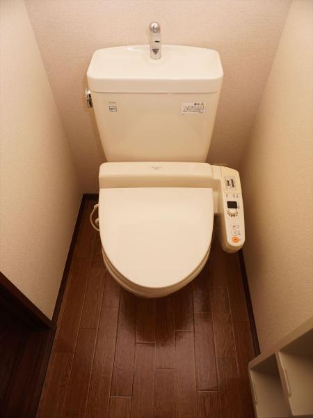 トイレ　トイレ