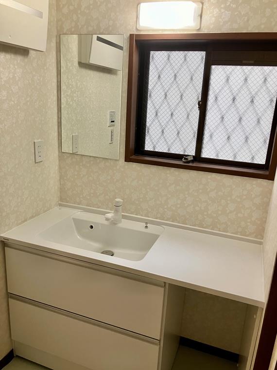 洗面設備　脱衣スペースもあります