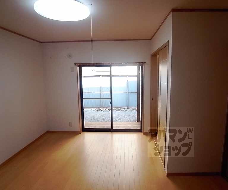 居室・リビング　１階室内です