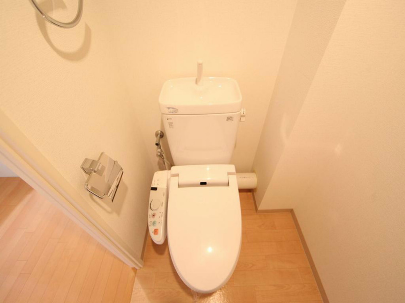 トイレ　温水洗浄便座付トイレ