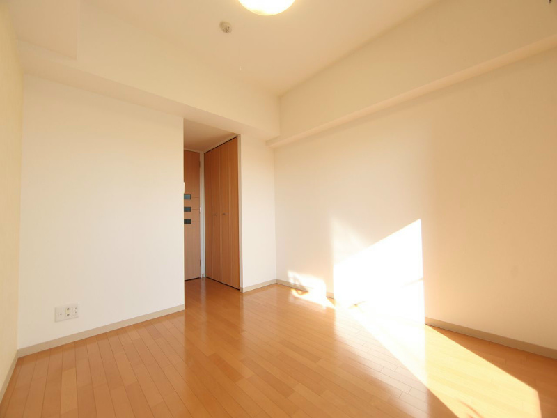 その他部屋・スペース　洋室6.8帖　クローゼット付（収納充実してます）