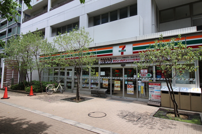 コンビニ　セブンイレブン（コンビニ）まで350m