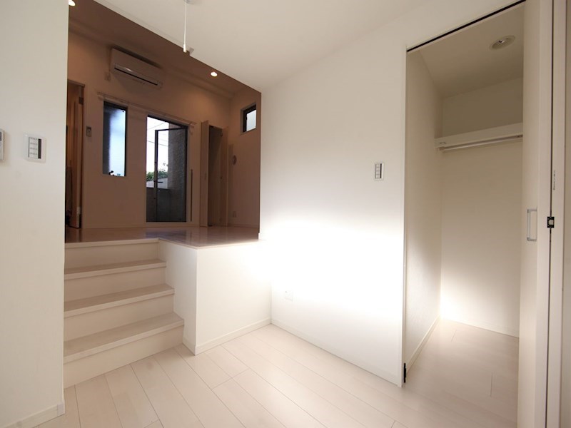 その他部屋・スペース　下段洋室3.7帖　エアコン付