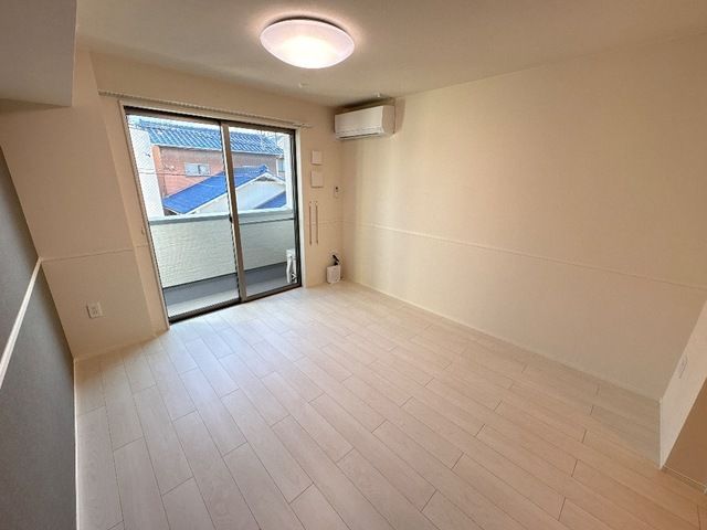 居室・リビング　ゆったり過ごせる居間です