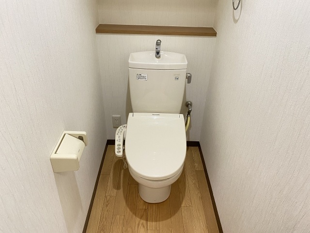 トイレ　別号室の写真です