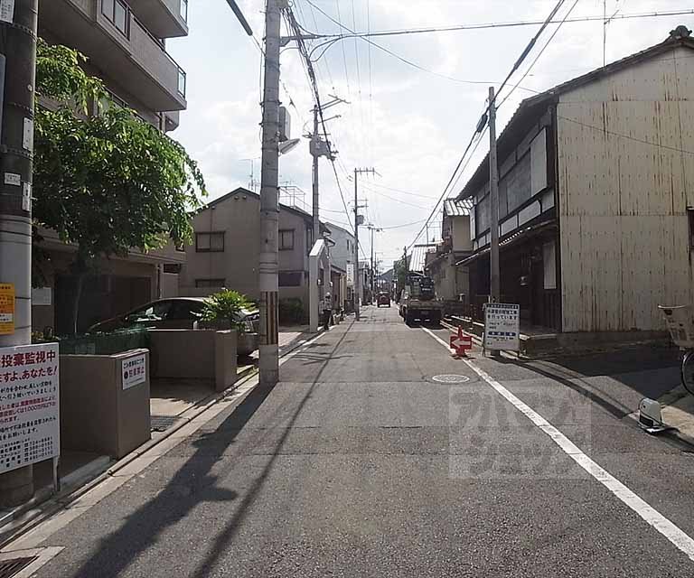 その他　前面道路です。