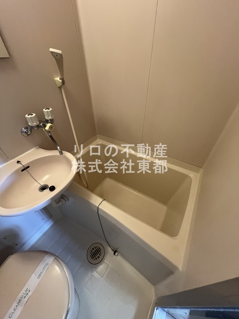 バス・シャワールーム　お掃除しやすい☆洗面台付き３点ユニットです☆