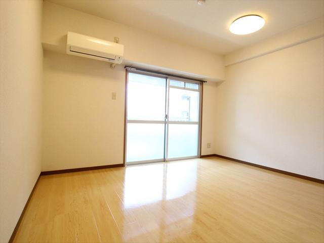 居室・リビング　松山市山越　グランアルブル山越II　リビング