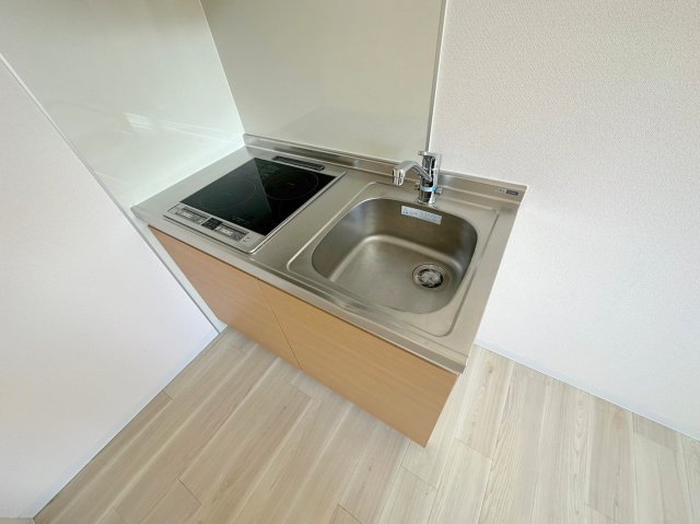 キッチン　オシャレなシステムキッチン。お料理好きには嬉しいですね。