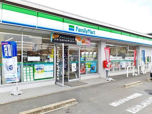 コンビニ　ファミリーマート　津島江西店（コンビニ）まで550m