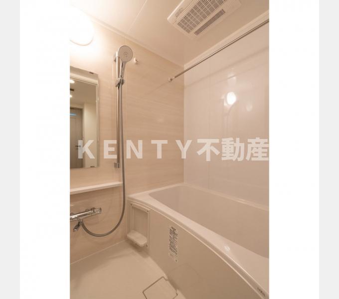 バス・シャワールーム　コンパクトで使いやすいお風呂です