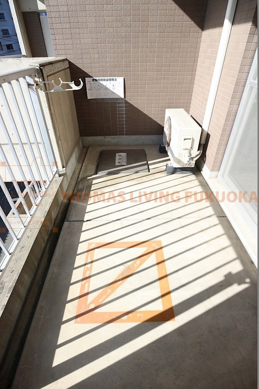 バルコニー　広々としたバルコニー。お布団も干せますよ。