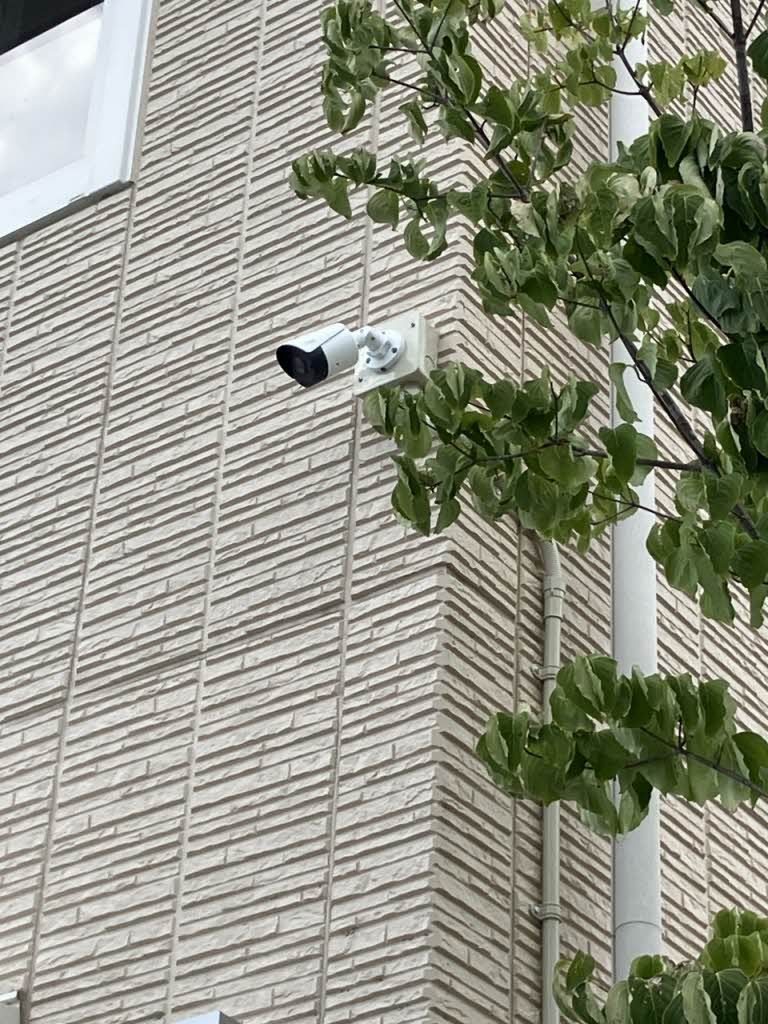 建物外観　防犯カメラ