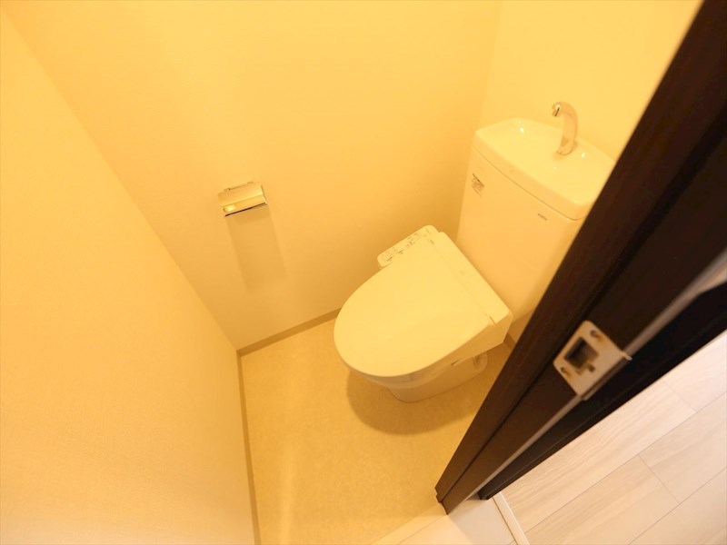 トイレ　温水洗浄暖房便座付トイレ