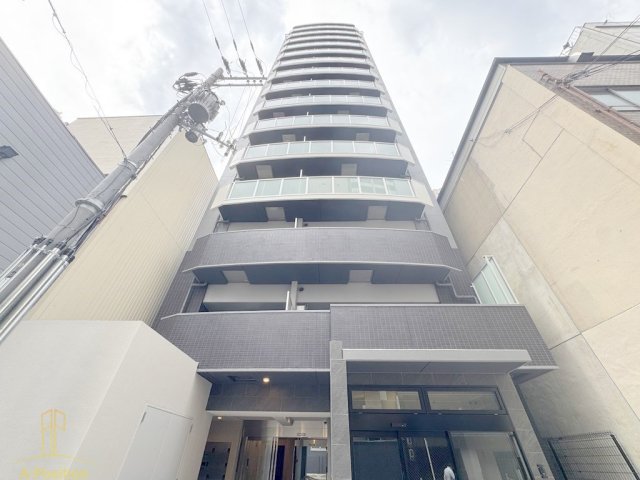 建物外観　コンフォリア・リヴ大阪本町