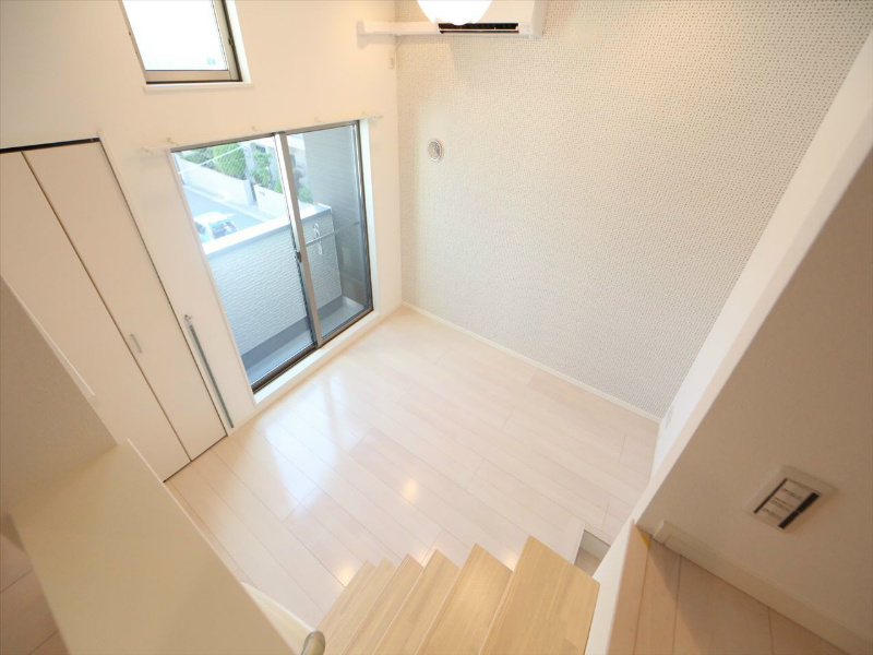 バルコニー　洋室6.2帖　上階ロフト5.4帖（収納でも部屋でも使えます）