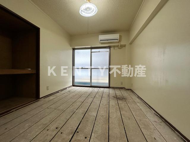 居室・リビング　居間です