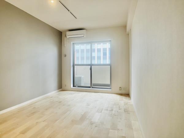 居室・リビング　こちらのリビングで趣味の時間をお楽しみください