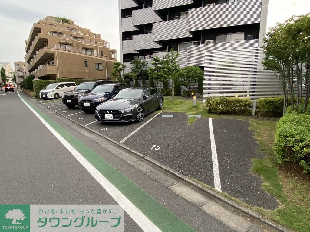 駐車場　駐車場