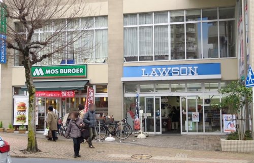 コンビニ　ローソン 青葉市ヶ尾店（コンビニ）まで536m