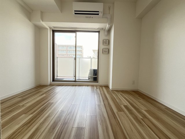 居室・リビング　こちらのリビングで趣味の時間をお楽しみください